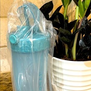 Monat Shaker Bottle